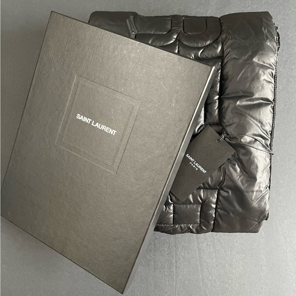 NEW SIGNATURE SAINT LAURENT PUFFER SCARF IN NYLON BLACK - Picture 5 of 12